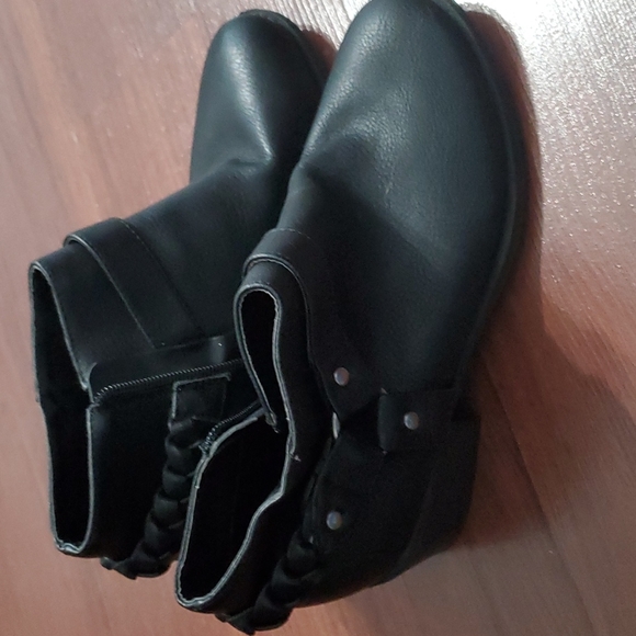 Black ankle boots - Picture 2 of 5